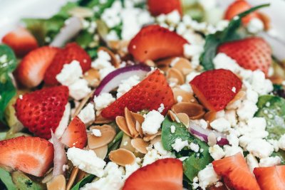 5 hartige recepten waar aardbeien verrassend bij passen